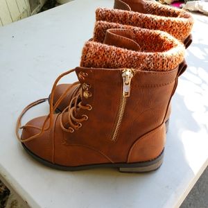 Kid's/ Girl's Boots, Brown Size 3 NWT